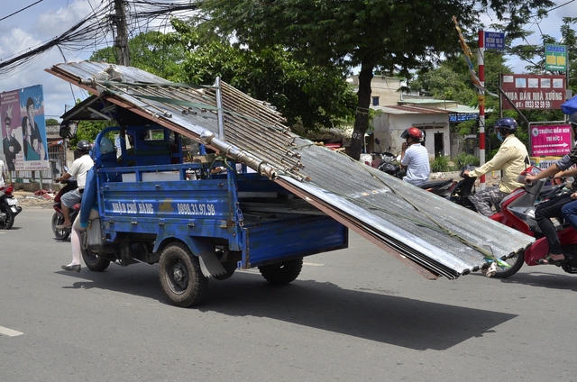 Hãi hùng “máy chém