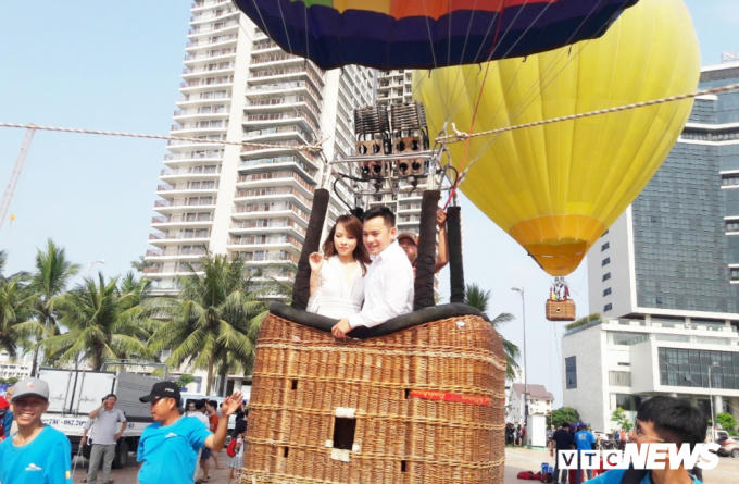 Ảnh: Hấp dẫn lễ hội trình diễn khinh khí cầu lần đầu tiên tại Đà Nẵng