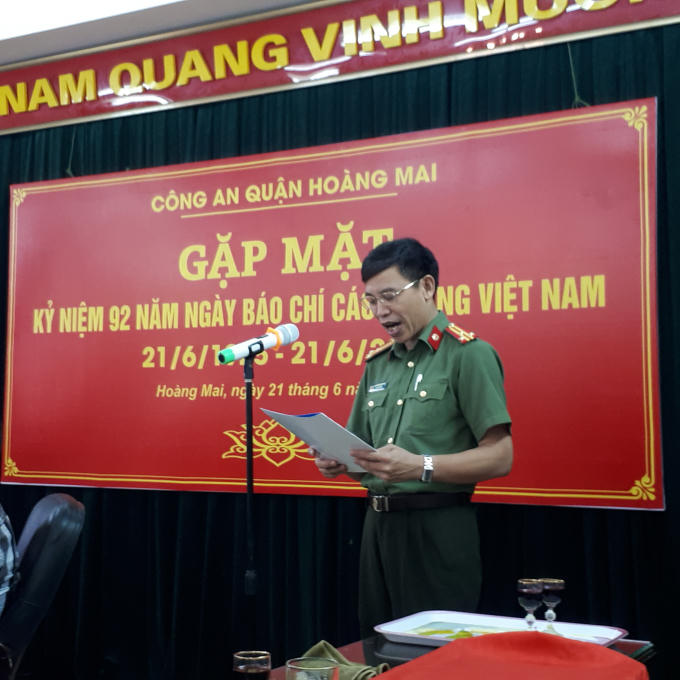 Đại diện CAQ Hoàng Mai phát biểu chào mừng đội ngũ những người làm báo.