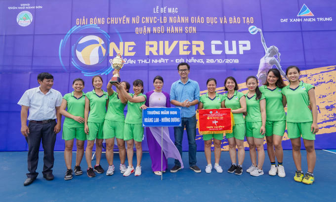 Giải bóng chuyền nữ ngành giáo dục quận Ngũ Hành Sơn đã chọn được đội đăng quang ngôi vô địch One River Cup 2018.