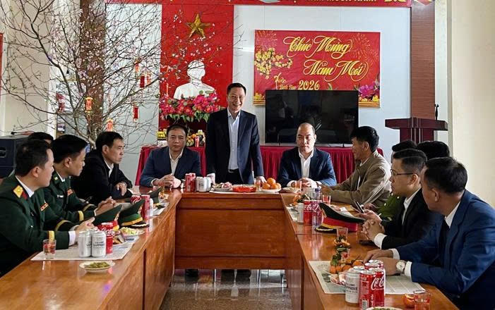 Ông Lê Văn Ánh, Phó Chủ tịch UBND tỉnh yêu cầu xã Vĩnh Thực cần thực hiện chặt chẽ, kỹ lưỡng công tác rà soát, niêm yết danh sách cử tri.