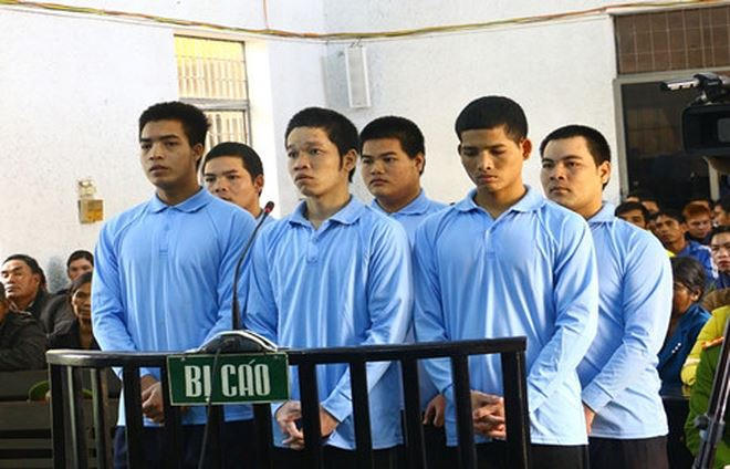 Các bị cáo tại phiên tòa. Ảnh Nguyên Bình/Báo Thanh Niên
