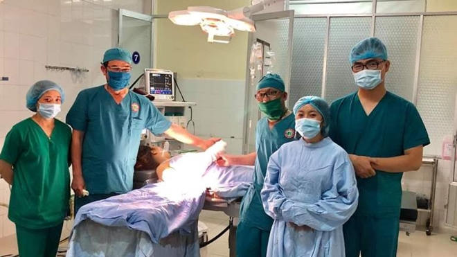 Ê kíp đã làm việc suốt gần 10 giờ