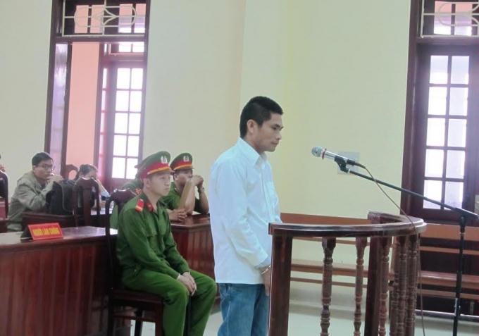 Bị cáo Nguyễn Văn Sơn trước vành móng ngựa.