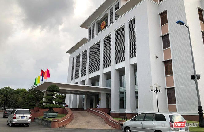 Kiểm toán nhà nước kiến nghị UBND tỉnh Quảng Nam kiểm điểm Chủ tịch UBND tỉnh, các cá nhân, tập thể liên quan trong việc bán tài sản trên đất không qua đấu giá; thu hồi các giấy chứng nhận quyền sử dụng đã cấp không đúng mục đích...