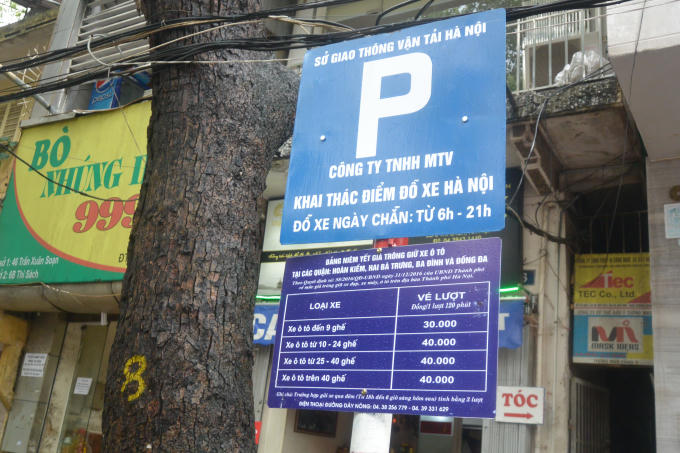Bảng niêm yết giá trông giữ xe ô tô tại các quận của Hà Nội