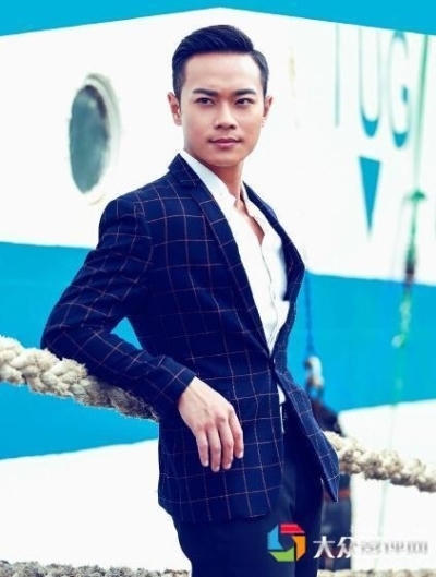 Tào Tuấn hiện tại khá bảnh trai và cuốn hút.