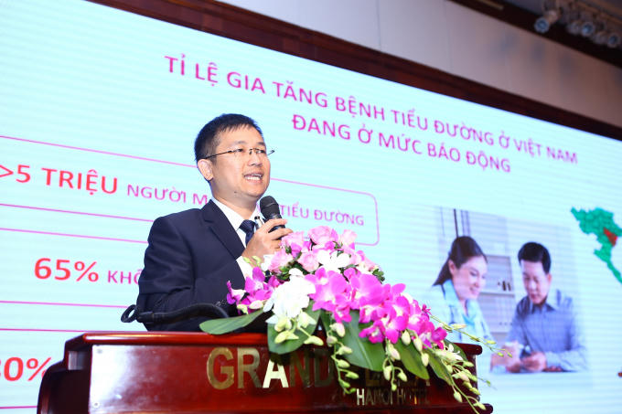 BS Mai Thanh Việt – Giám đốc Ngành hàng Sữa Bột Vinamilk giới thiệu sản phẩm dinh dưỡng cho bệnh nhân đái tháo đường