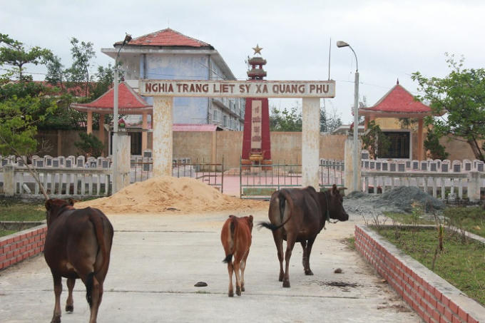 Khu nghĩa trang này có 123 liệt sỹ an nghỉ.