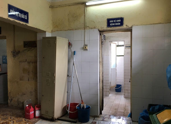 Nhà vệ sinh trong bệnh viện là nỗi ám ảnh đối với bệnh nhân và nguời nhà bệnh nhân   (Ảnh: Internet).