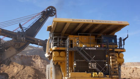 Hiện tại, công ty Barrick Gold đang sở hữu 5 mỏ vàng lớn tại Châu Mỹ. Theo dự kiến, 5 mỏ vàng này sẽ chiếm khoảng 70% tổng sản lượng vàng toàn công ty trong năm 2016.