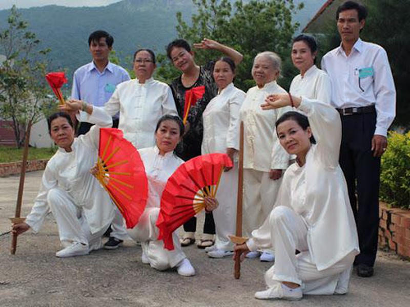 Các câu lạc bộ người cao tuổi sống vui sống khỏe.