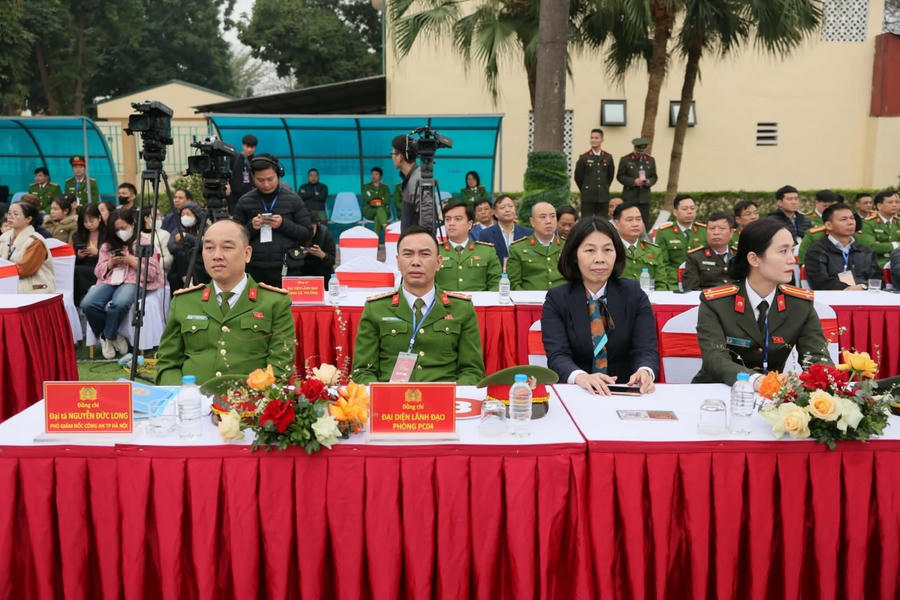 Các đại biểu tham dự chương trình