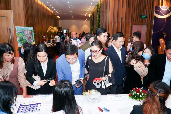 7BF889FA-DA58-4EF9-954E-51F912D19725.