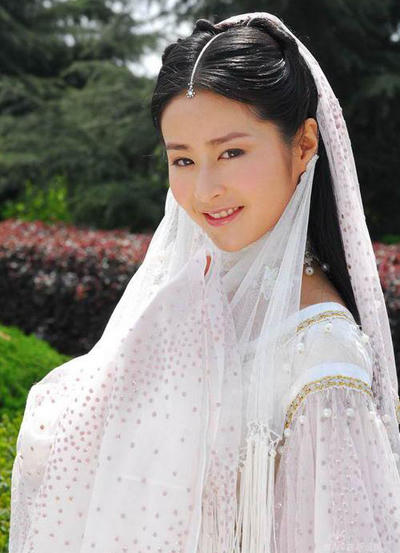 Tạo hình Hương Hương công chúa của Dĩnh Nhi.