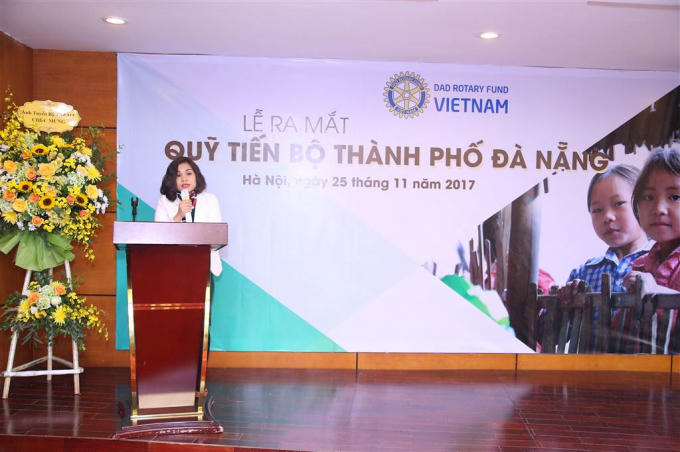 Bà Cao Bích Thủy, Trưởng Ban sáng lập Quỹ phát biểu khai mạc.