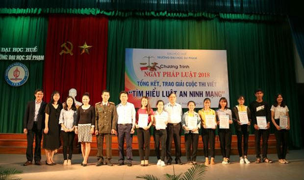Trường Đại học Sư phạm Huế tổ chức "Ngày pháp luật năm 2018"