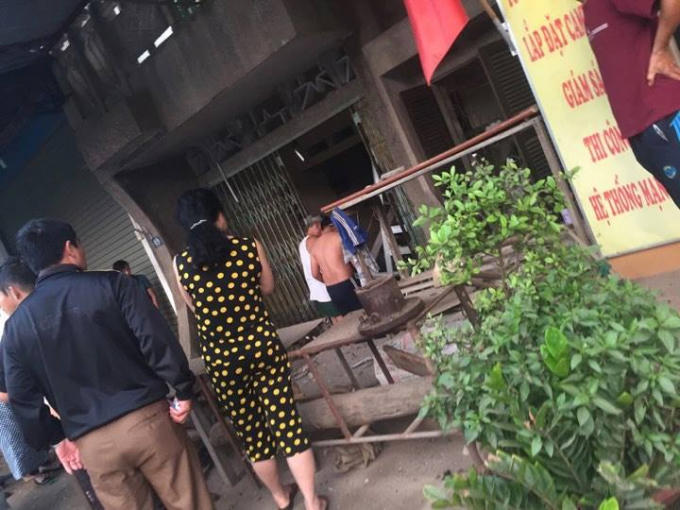 Nhiều người không khỏi bàng hoàng khi chứng kiến sự việc.