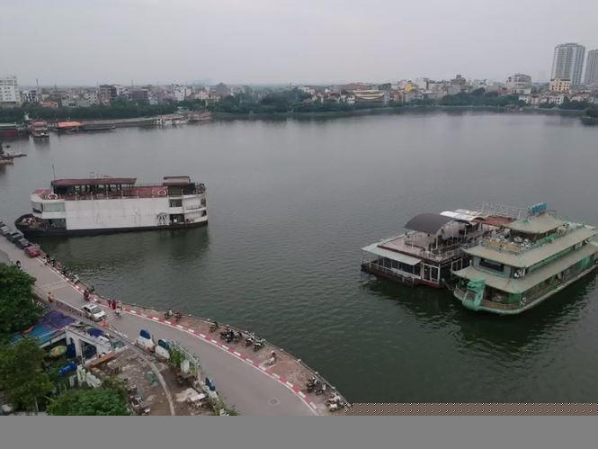 Quang cảnh những chiếc tàu