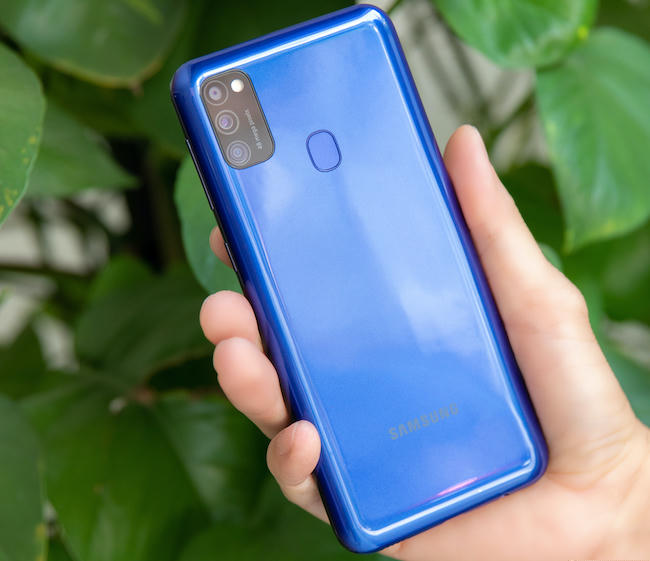 tren tay samsung galaxy m21 voi man hinh sieu rong, pin &amp;quot;khung&amp;quot; 6.000mah hinh anh 2