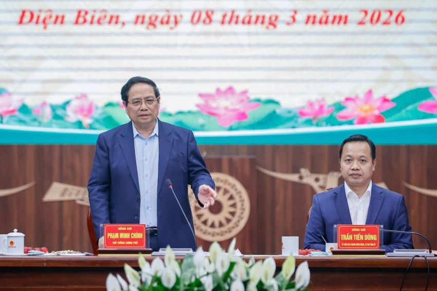 Thủ tướng gửi gắm Điện Biên trong 10 cụm từ gồm 50 chữ: "Điện Biên Phủ bất diệt – Sử sách mãi hào hùng – Văn hóa giàu bản sắc – Nông nghiệp phát triển sâu – Công nghiệp vươn tầm cao – Du lịch như ban nở - Hạ tầng phải mở đường - Khoa học phải tiên phong – Đồng bào thoát nghèo nhanh – Tỉnh giàu, dân hạnh phúc".