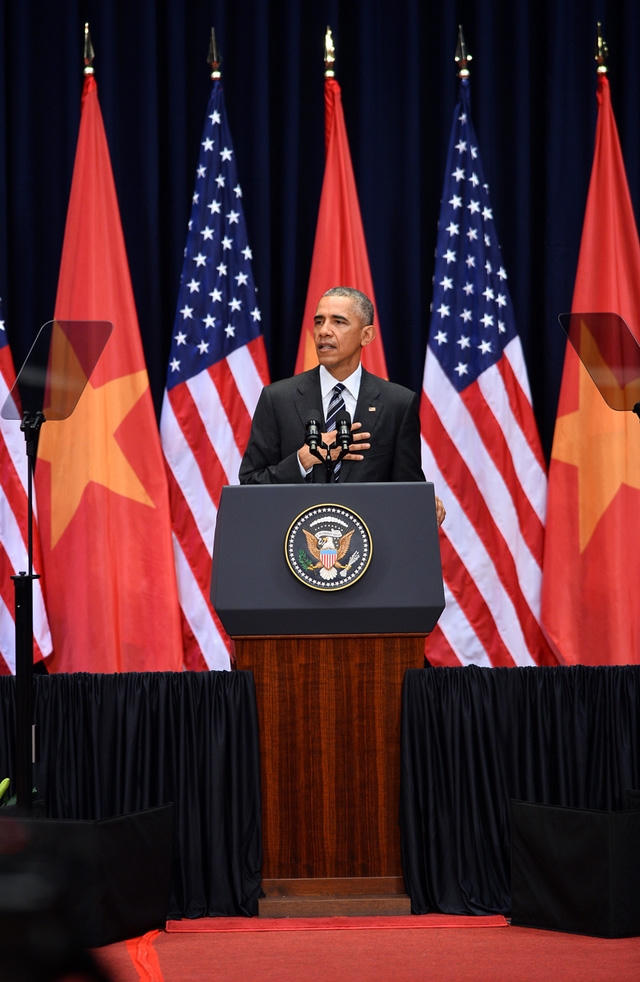 Tổng thống Obama phát biểu tại Trung tâm Hội nghị Quốc gia (Ảnh: Dân Trí).