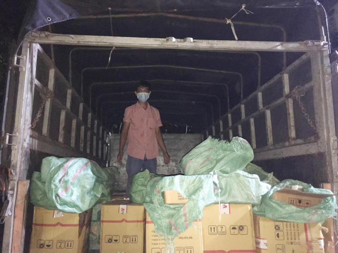 Tài xế Vẹn cùng phương tiện và tang vật
