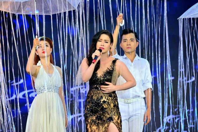 Nhật Kim Anh làm khán giả