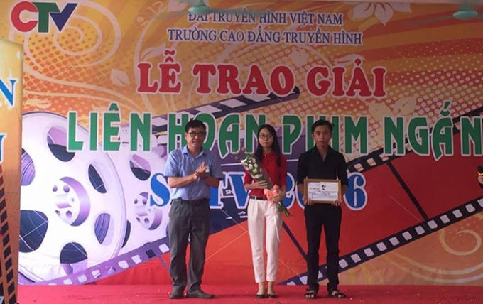 Giải nhất trong thể loại Phóng sự là tác phẩm “Những cánh chim cô đơn” của tác giả Lê Mai Ngọc Anh (lớp CBC9C, trường CĐ Truyền hình). Ảnh: Ma Loan.