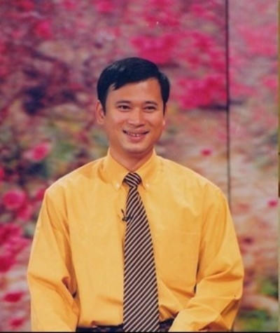 MC Long Vũ trong chương trình Chiếc nón kỳ diệu.