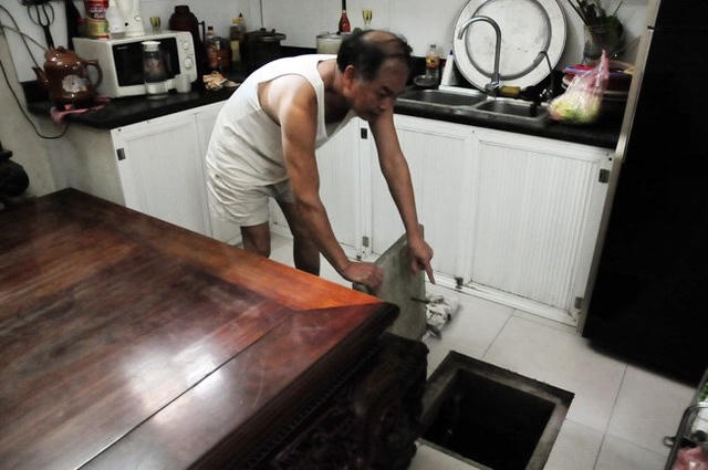 Ông Ứng cho biết, trong tháng 4, đường ống và phao nước nhà ông không hề hỏng.