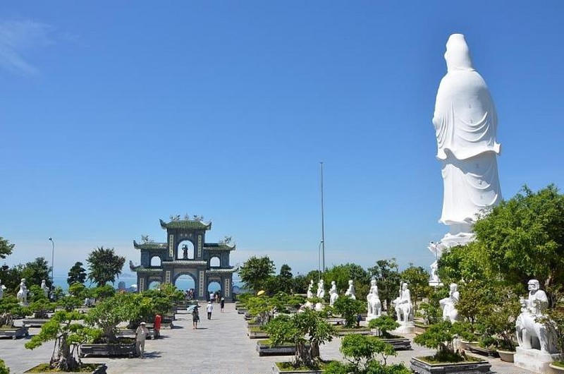 Vườn tượng La Hán.