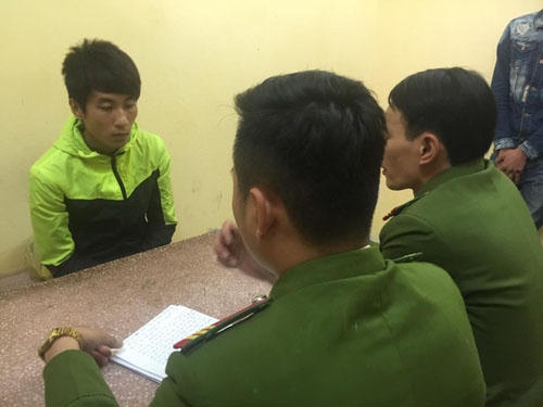 Một trong số 5 đối tượng tại Cơ quan công an.