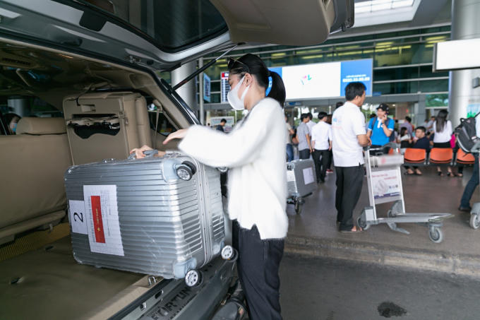 Á hậu Thuỳ Dung âm thầm về nước sau chinh chiến Miss International