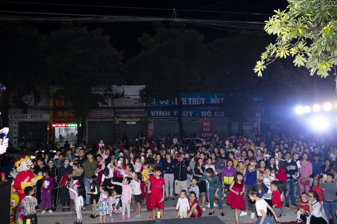 Ca sĩ Đan Trường c&ugrave;ng người h&acirc;m mộ Tuy&ecirc;n Quang sống lại &ldquo;Cả một trời k&yacute; ức&rdquo;