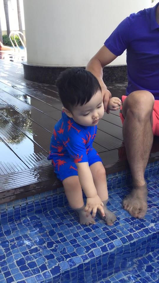 Chí An được thừa hưởng nét đẹp của cả bố và mẹ nên vô cùng đáng yêu.