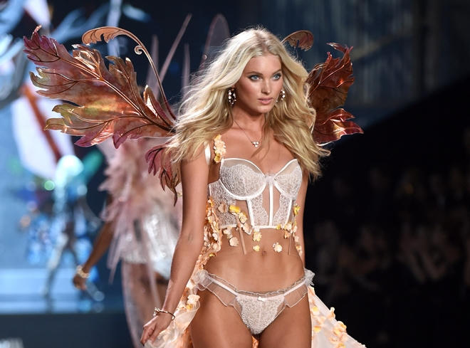 Từ đó tới nay, Elsa Hosk nhận được nhiều sự ưu ái từ hãng nội y danh tiếng khi liên tục được mở màn show diễn vào năm 2016, diện bộ cánh pha lê 1 triệu USD Swarovski năm 2017 và chuẩn bị được trình diễn chiếc Fantasy Bra đắt giá tới đây.