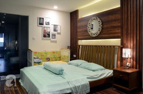 Ph&ograve;ng ngủ của vợ chồng anh chị sang trọng m&agrave; trẻ trung.