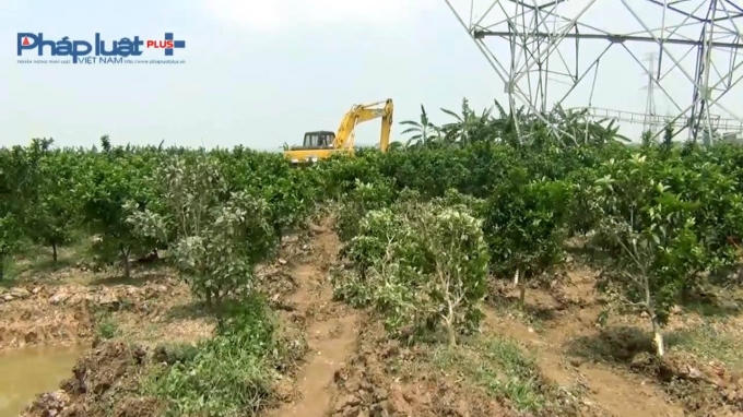 "Hung thủ" tẩu tán móng cột điện trong đêm 22/4 chính là chiếc máy xúc này.