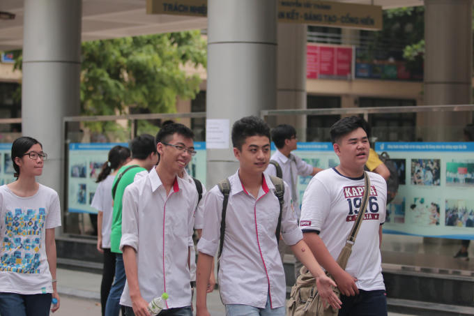 Thí sinh hoàn thành tốt bài thi ba môn tổ hợp khoa học tự nhiên.
