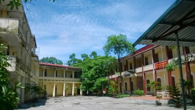 Một góc sân trường THPT Nguyễn Trãi ở 38 Lê Hoàn.