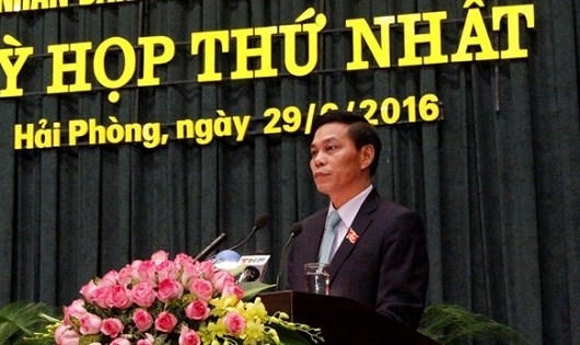 Ông Nguyễn Văn Tùng được tín nhiệm bầu giữ chức Chủ tịch UBND TP Hải Phòng Nhiệm kỳ 2016-2021. (Ảnh: Pháp luật TP HCM)