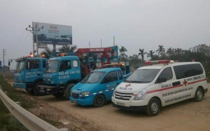 Trng tâm cứu hộ cao tốc Pháp Vân - Cầu Giẽ là đơn vị đã hỗ trợ vận chuyển chiếc xe bị sự cố của anh Cường.