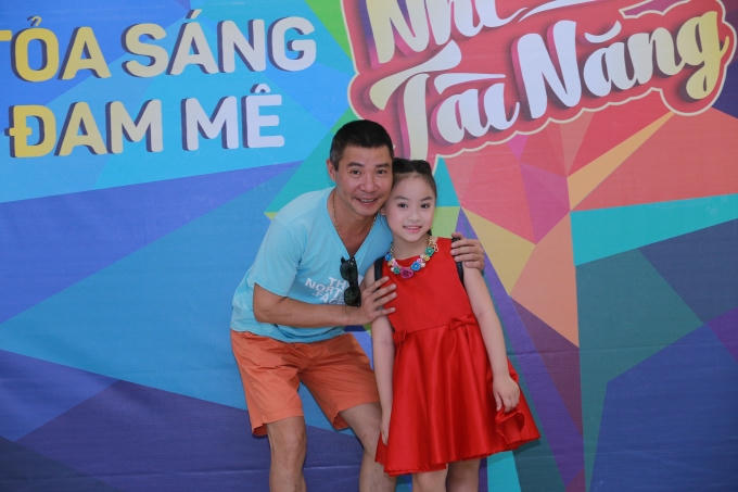 Lộ diện con g&aacute;i nu&ocirc;i điệu đ&agrave; của