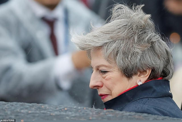 Thủ tướng Anh Theresa May đến dự G20 - đây sẽ là hội nghị thượng đỉnh cuối cùng của bà khi bà chuẩn bị rút khỏi ghế thủ tướng vào cuối tháng tới. Theo Daily Mail.