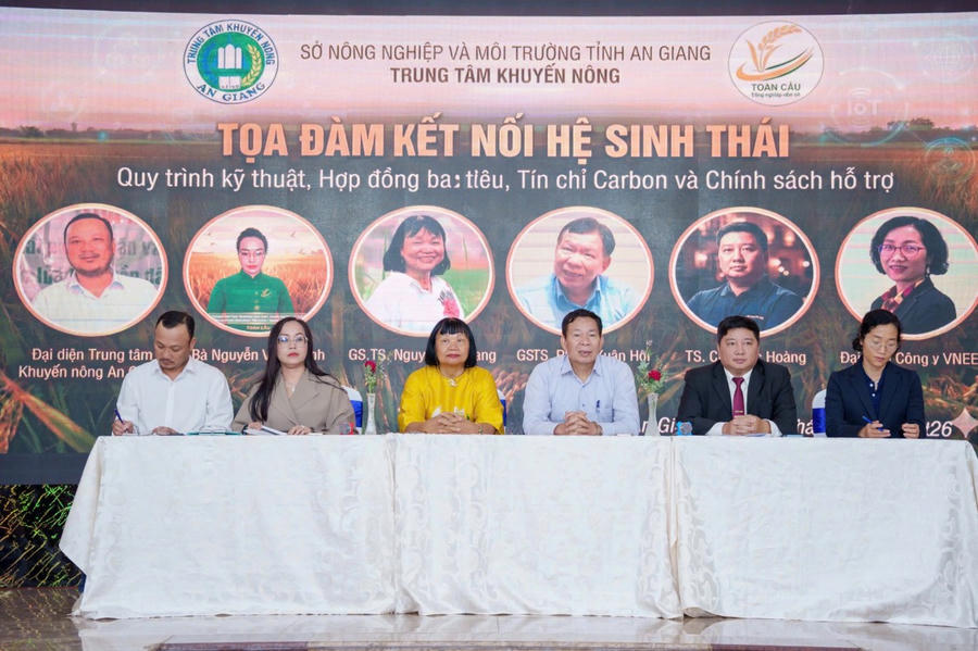 Bà Nguyễn Việt Chinh, Chủ tịch Toàn Cầu Group tham dự Hội thảo.