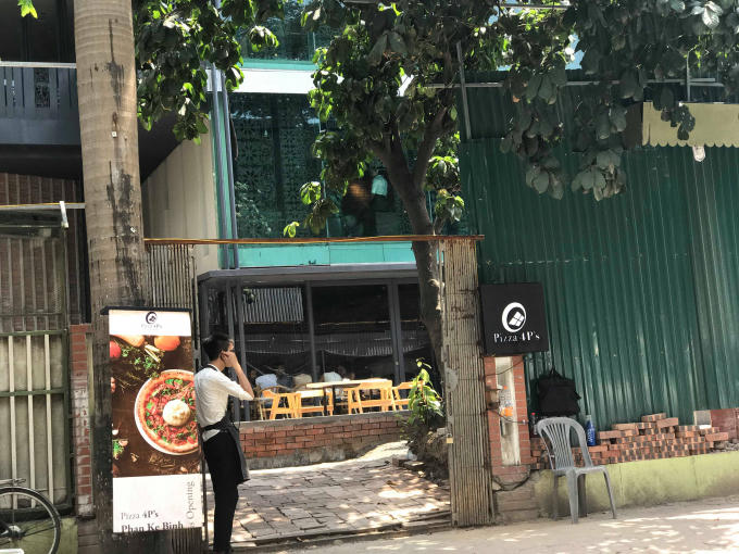 Một nhà hàng mới được đi vào hoạt động thử nghiệm trên dự án mương Phan Kế Bính