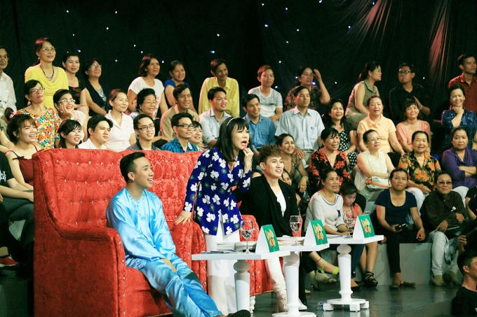 "Làng hài mở hội" do Đài Phát thanh Truyền hình Vĩnh Long và Jet Studio thực hiện, tập 2 được phát sóng vào lúc 21 giờ ngày thứ tư 11/5/2016 trên kênh THVL1.