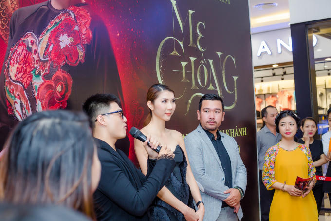 Ngọc Quyên và Lâm Vinh Hải giao lưu với khán giả miền Tây sau phim