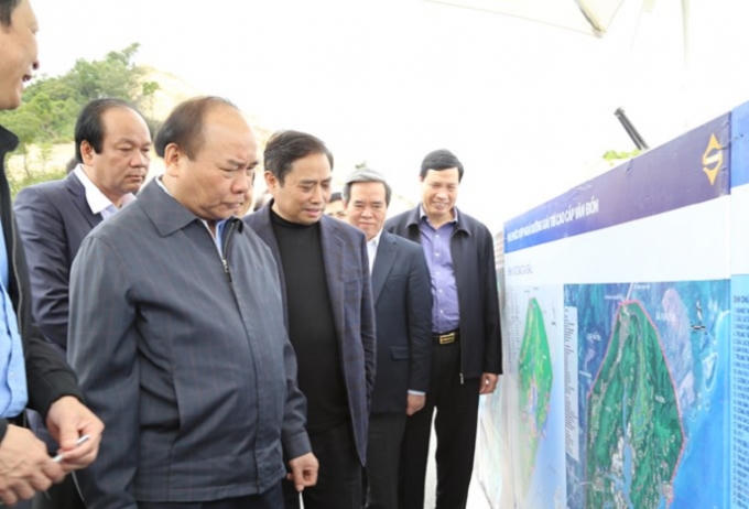 Thủ tướng Nguyễn Xuân Phúc kiểm tra một số công trình trọng điểm tại Khu hành chính - Kinh tế đặc biệt Vân Đồn.